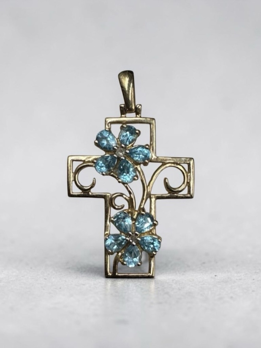 10K Yellow Gold Blue Topaz Floral Cross Pendant 2.45g